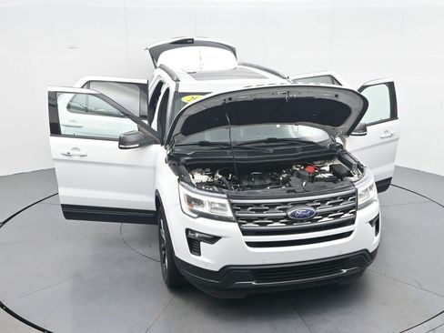 Used 2018 Ford Explorer XLT w/ Equipment Group 202A FWD image 35