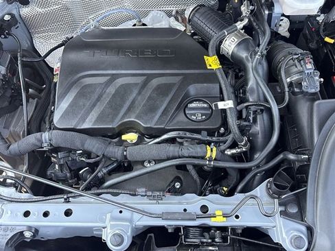 Certified 2024 Buick Encore GX Preferred w/ Comfort Package FWD image 28