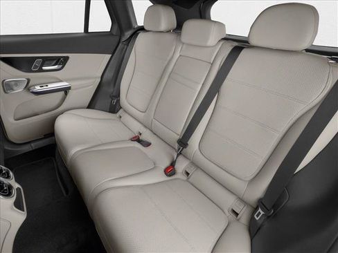 New 2026 Mercedes-Benz GLC 350e 4MATIC image 9