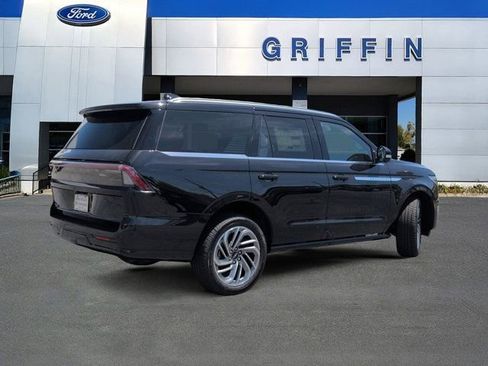 New 2026 Lincoln Navigator Reserve AWD/4WD image 4