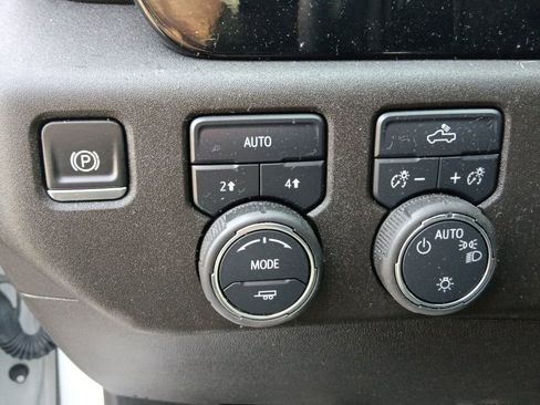 Used 2025 Chevrolet Silverado 1500 LT w/ Work Truck Package AWD/4WD image 17