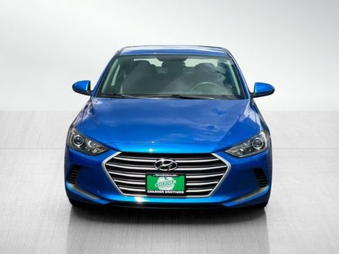 Used 2017 Hyundai Elantra SE FWD image 2