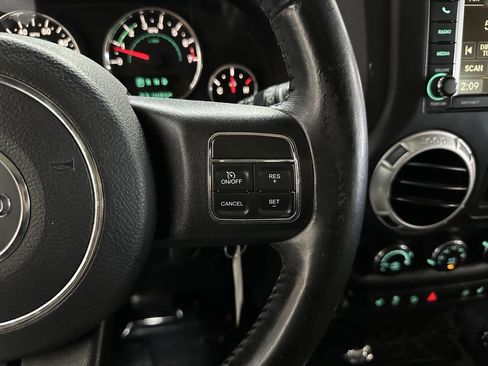 Used 2015 Jeep Wrangler Unlimited Sahara w/ Connectivity Group image 22