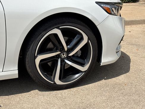 Used 2019 Honda Accord Sport image 10