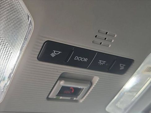 Used 2024 Toyota RAV4 XLE FWD image 20