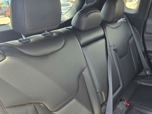 Used 2025 Jeep Compass Trailhawk image 24