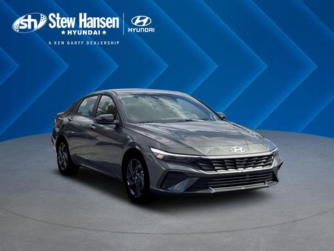 New 2026 Hyundai Elantra Sport image 12