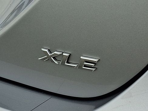 Used 2019 Toyota Camry XLE w/ Navigation Package image 31