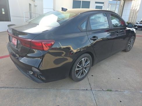 Used 2023 Kia Forte LXS FWD image 7