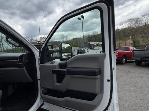 Used 2021 Ford F550 4x4 Regular Cab Super Duty image 47