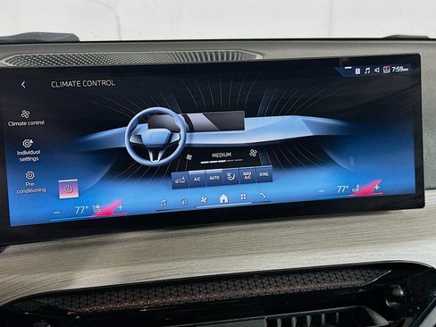 Used 2025 BMW 330i Sedan w/ Convenience Package image 24