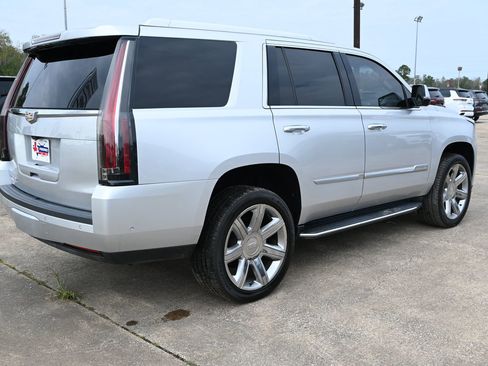 Used 2020 Cadillac Escalade Luxury image 6