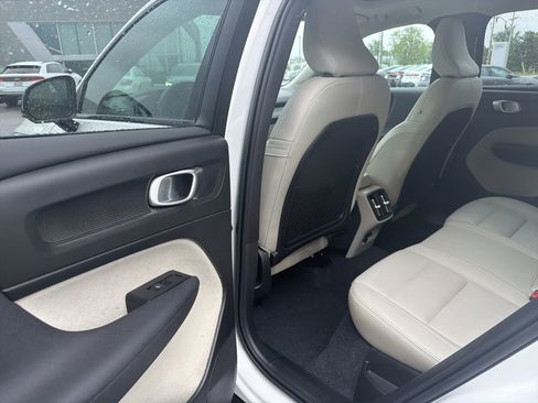 Used 2026 Volvo XC40 B5 Plus AWD/4WD image 7