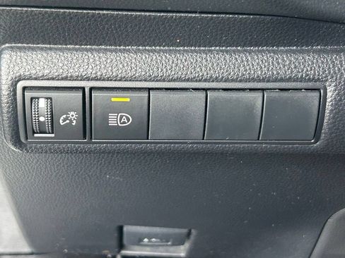 Used 2022 Toyota Corolla LE FWD image 33