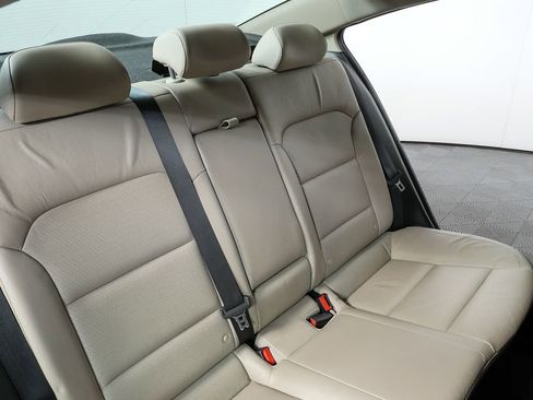 Used 2017 Hyundai Elantra Limited image 22