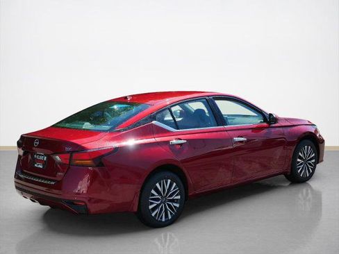 Certified 2023 Nissan Altima 2.5 SV AWD/4WD image 3