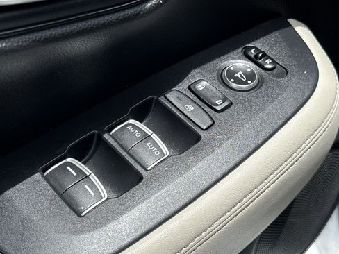Certified 2025 Honda HR-V EX-L image 24