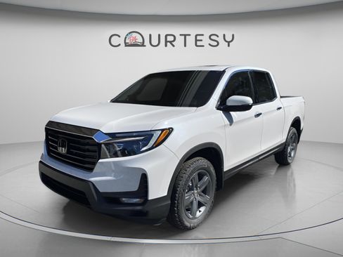 Used 2023 Honda Ridgeline RTL-E image 2