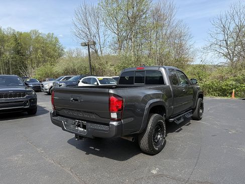 Used 2021 Toyota Tacoma TRD Sport w/ TRD Premium Sport Package image 6
