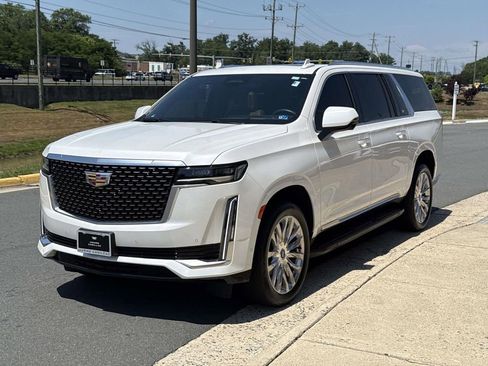 Used 2024 Cadillac Escalade ESV Premium Luxury AWD/4WD image 21