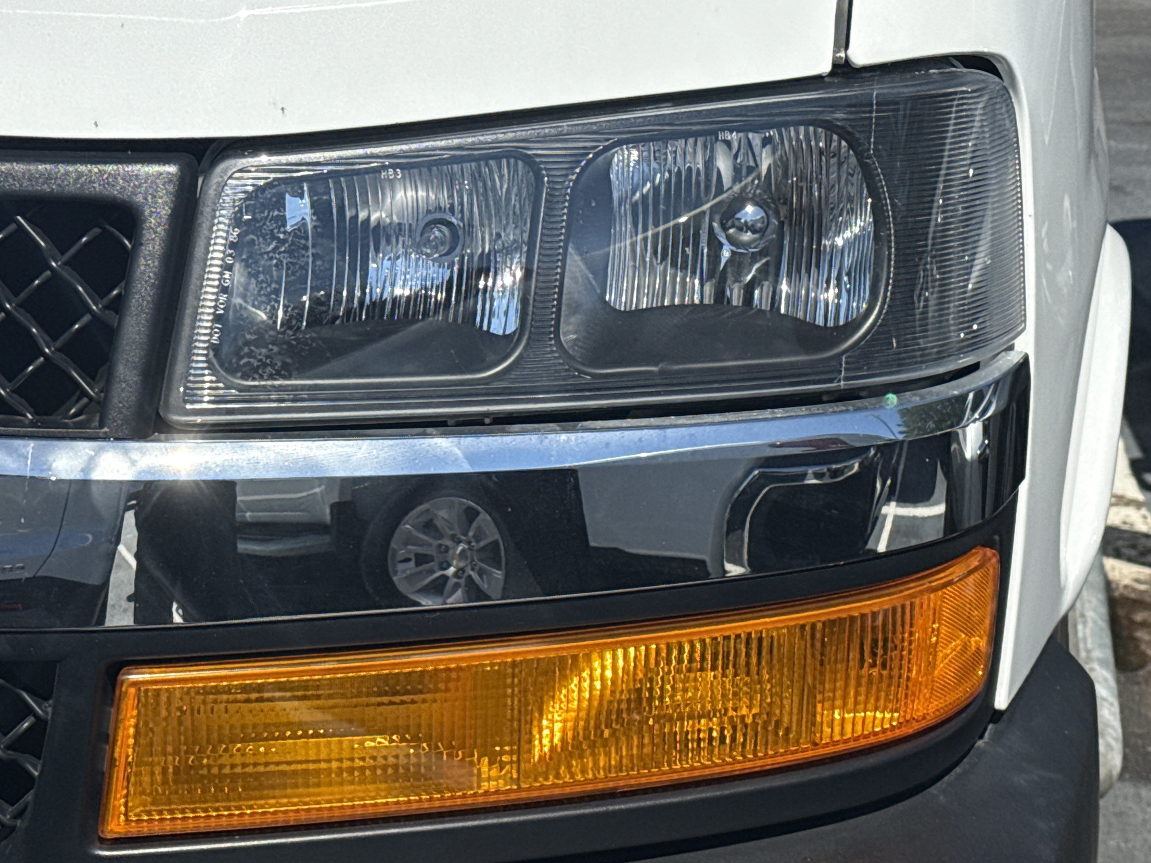 Used 2025 Chevrolet Express 2500 w/ Driver Convenience Package RWD image 6