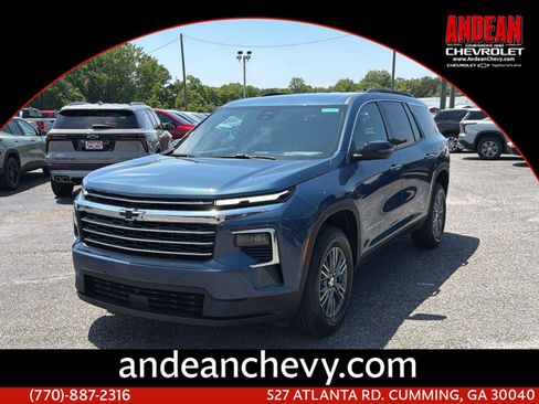 New 2026 Chevrolet Traverse LT w/ Driver Confidence Package AWD/4WD image 1