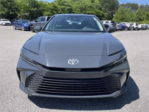 Used 2025 Toyota Camry LE FWD image 8