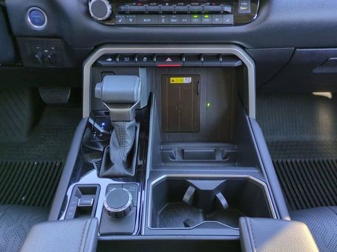 Used 2024 Toyota Tundra Limited image 19