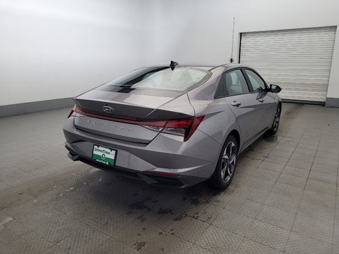 Used 2023 Hyundai Elantra SEL w/ Convenience Package image 9