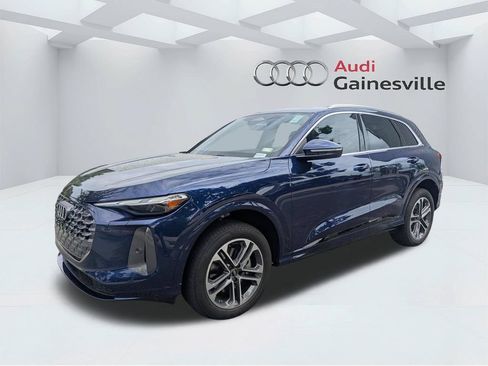 Used 2025 Audi Q5 Premium w/ Convenience Package AWD/4WD image 11