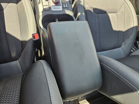 Used 2024 Subaru Forester Premium AWD/4WD image 30
