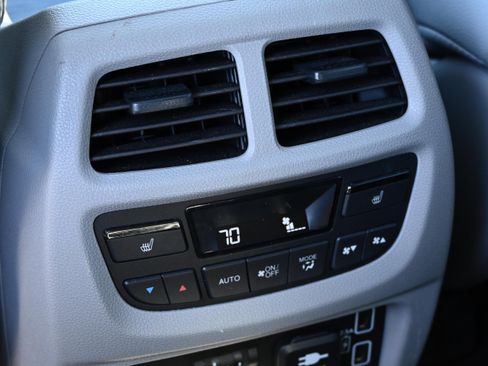 Used 2020 Honda Pilot Elite image 34