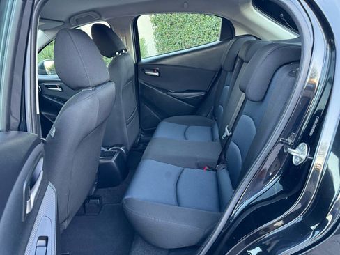 Used 2020 Toyota Yaris LE image 20