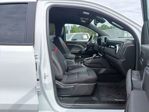 Used 2025 Chevrolet Colorado Z71 w/ Z71 Convenience Package 2 image 32