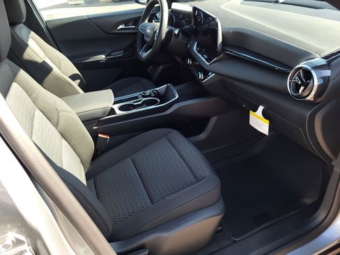 New 2026 Chevrolet Equinox LT FWD image 9
