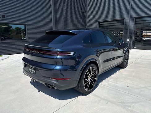 Certified 2024 Porsche Cayenne Coupe AWD/4WD image 11