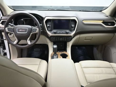 Used 2019 GMC Acadia Denali w/ Technology Package FWD image 22