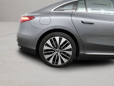 Used 2025 Mercedes-Benz EQE 350+ 4MATIC Sedan image 15