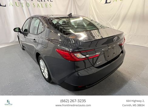 Used 2025 Toyota Camry LE FWD image 5