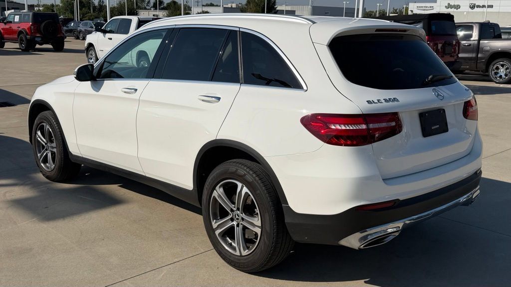 Used 2019 Mercedes-Benz GLC 300 4MATIC image 3
