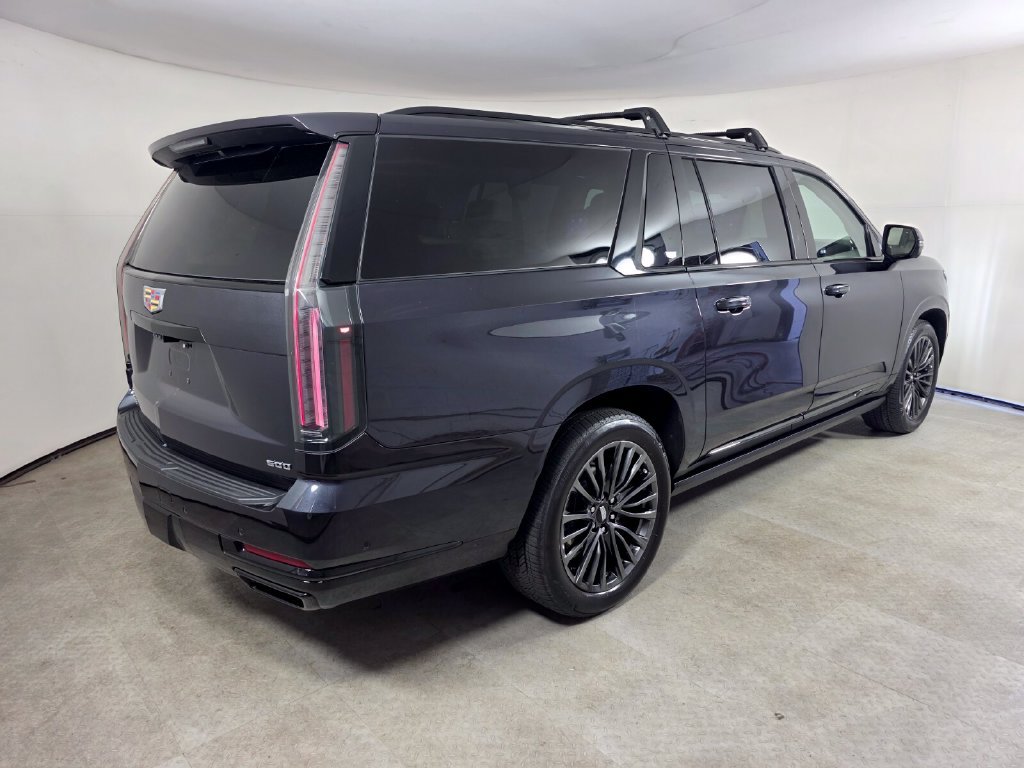 Used 2025 Cadillac Escalade ESV Sport Platinum AWD/4WD image 4