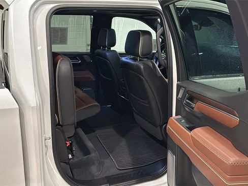 Used 2025 GMC Sierra 1500 Denali Ultimate image 16