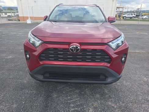 Used 2023 Toyota RAV4 XLE Premium FWD image 3