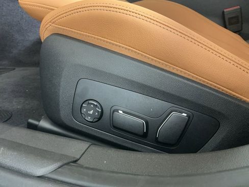 New 2026 BMW 330i Sedan w/ Convenience Package image 21