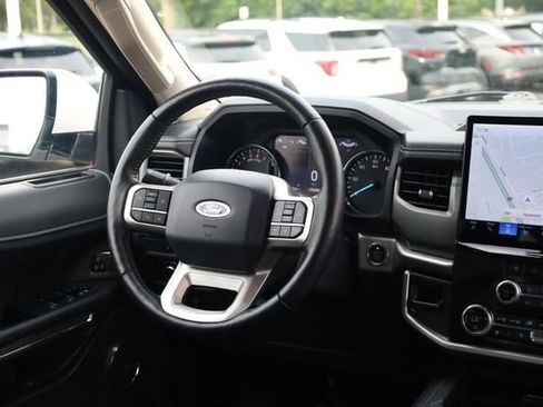 Used 2024 Ford Expedition XLT AWD/4WD image 25