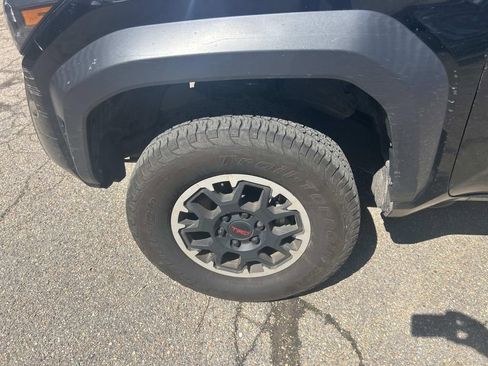 Certified 2024 Toyota Tacoma TRD Off-Road image 13