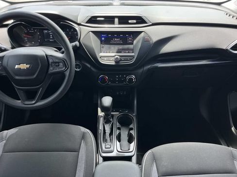 Used 2023 Chevrolet TrailBlazer LT FWD image 16