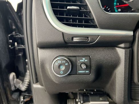 Used 2017 Chevrolet Traverse Premier AWD/4WD image 19
