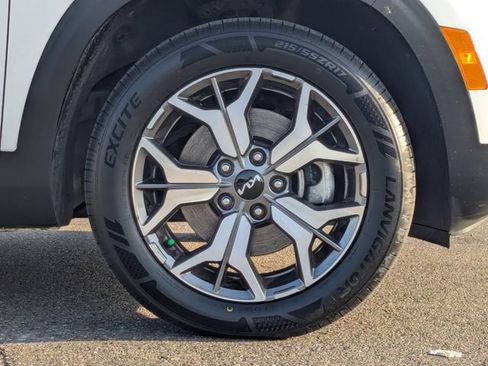 Used 2022 Kia Seltos EX image 12