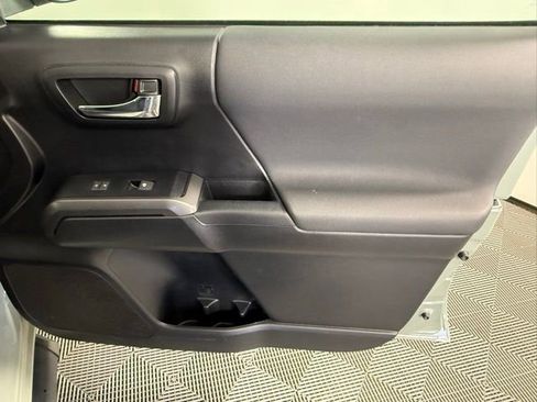 Used 2022 Toyota Tacoma TRD Off-Road w/ Technology Package image 55